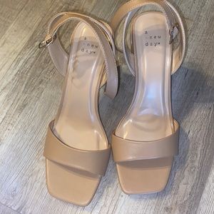 A New Day Women Sandals with Heels Tan size 10